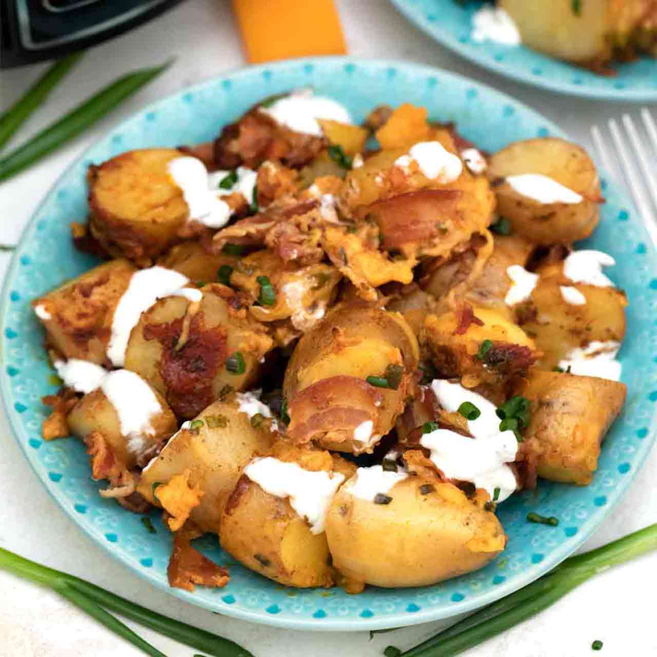 Loaded Slow Cooker Potatoes [Video] Sweet and Savory Meals