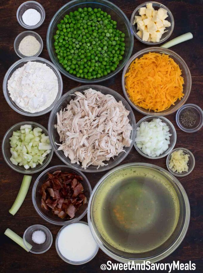 shredded chicken, flour, oil, cheese, butter, garlic and seasoning in individual bowl.