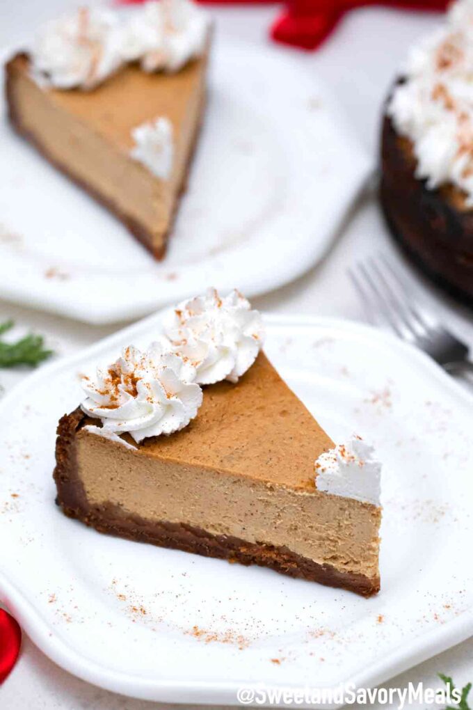 gingerbread cheesecake slice