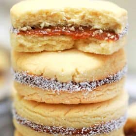 alfajores center bite