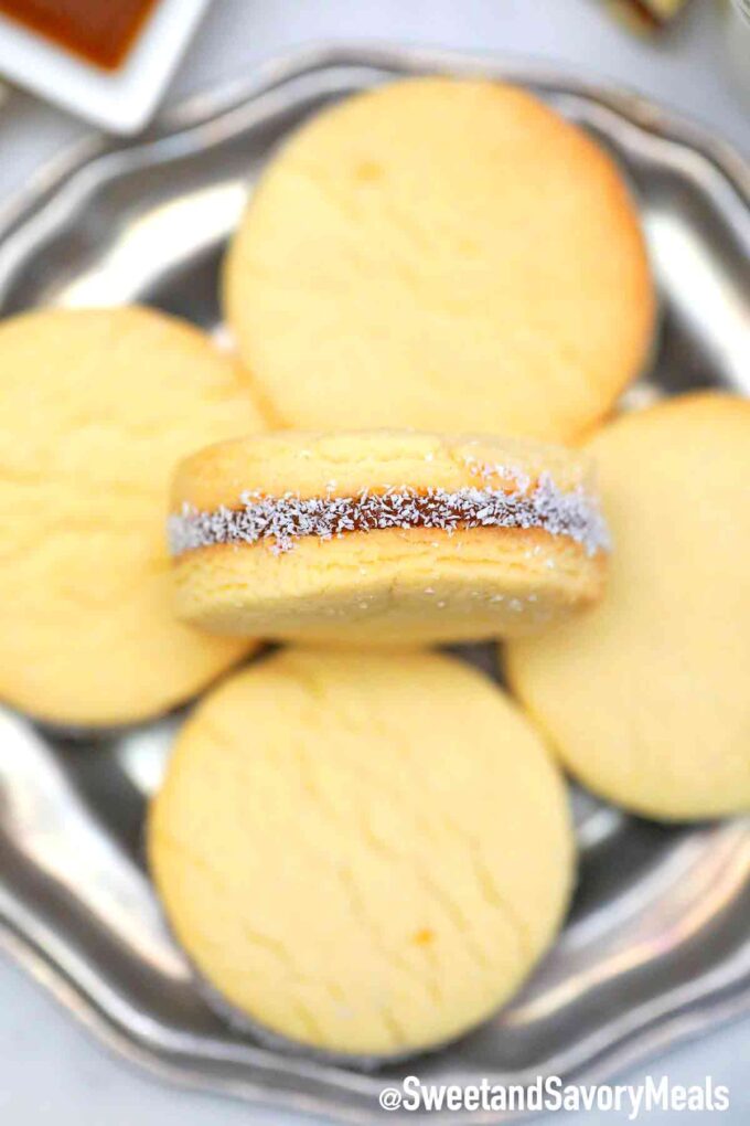 alfajores with dulce de leche and coconut