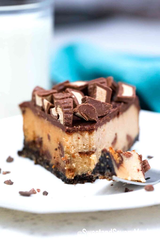 Instant pot peanut butter cheesecake with reeses