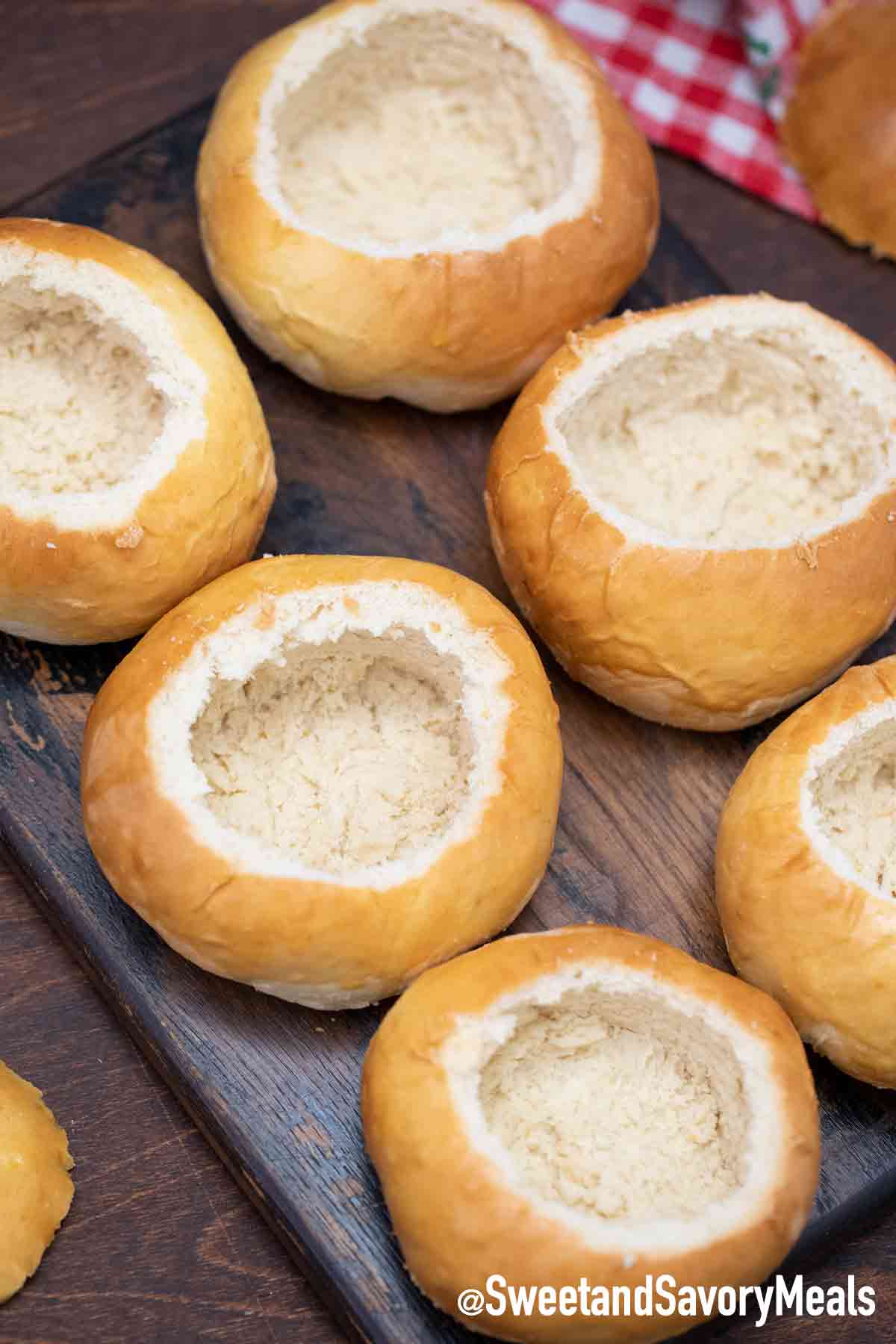 Broccoli Cheese Soup in Bread Bowls (VIDEO) 