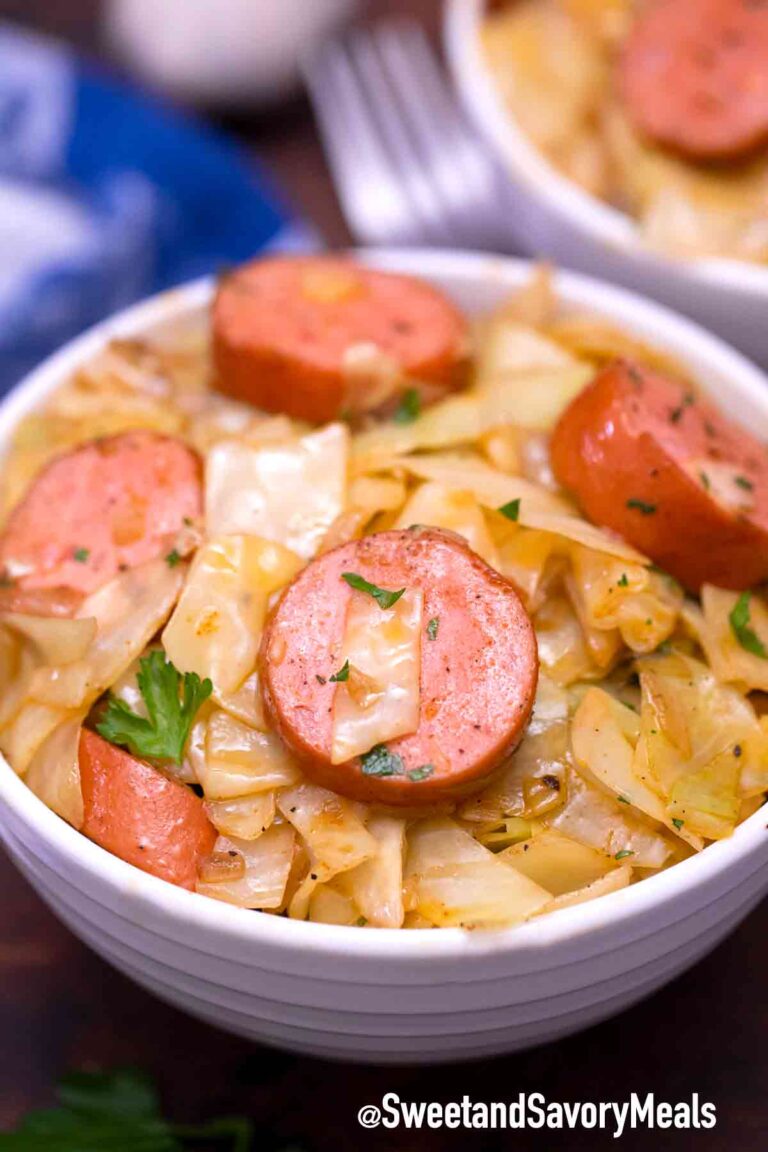 Fried Cabbage and Sausage [Video] Sweet and Savory Meals