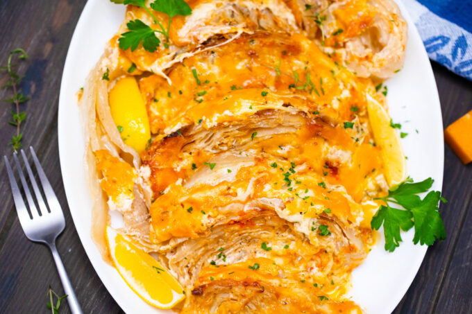Roasted cabbage gratin with three types of cheese.