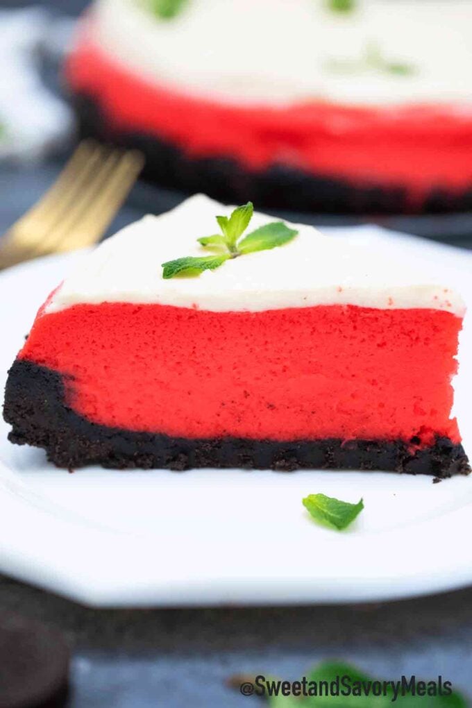 red velvet cheesecake slice