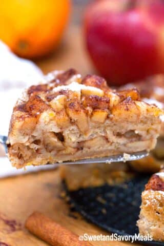 instant pot apple cake slice