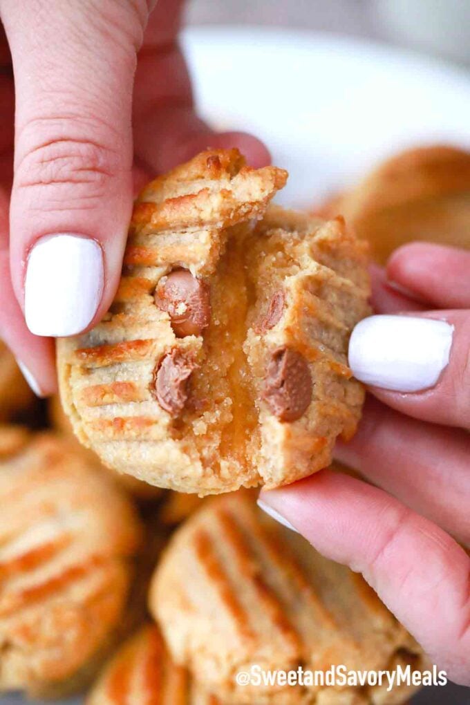 air fryer peanut butter cookies in half