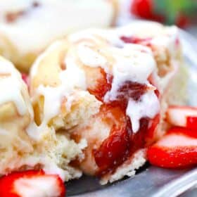 strawberry rolls with strawberry filling