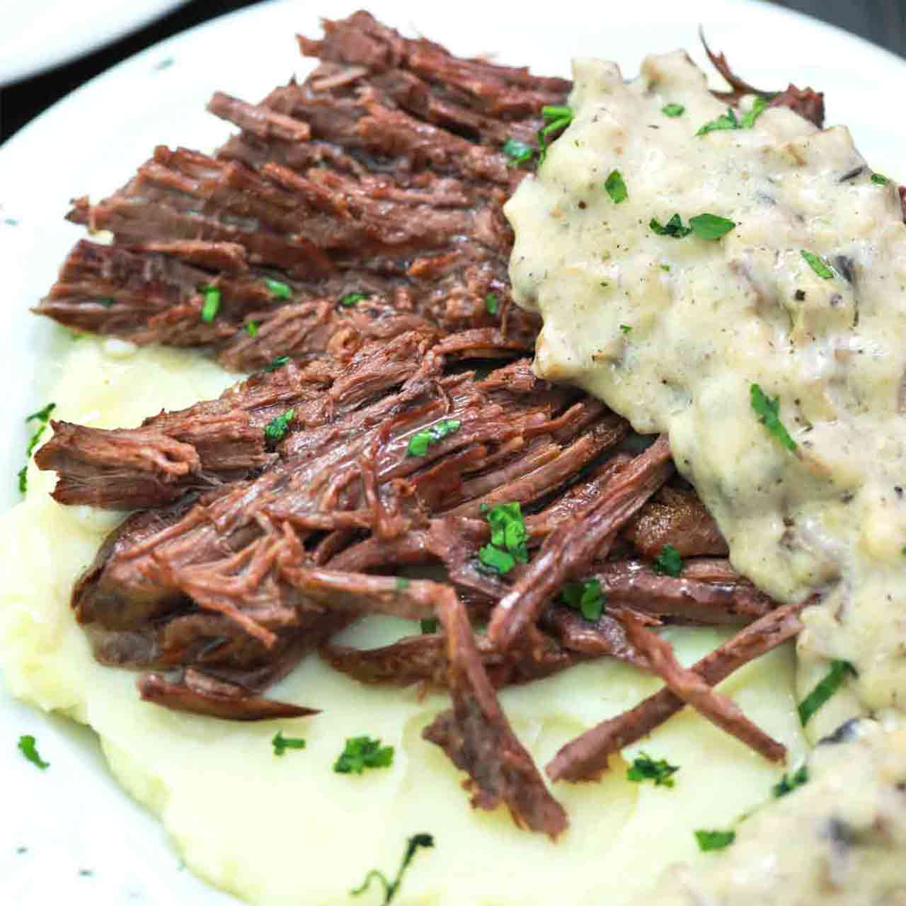 sweetandsavorymeals.com