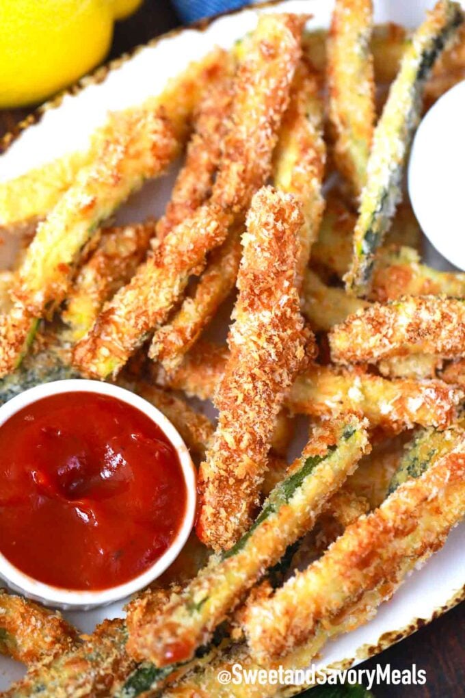 air fryer zucchini fries with dipping sauce