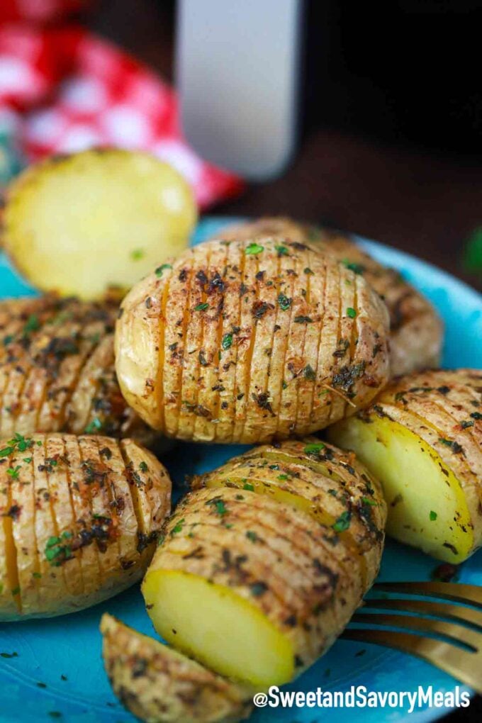 air fryer hasselback potatoes on a plate