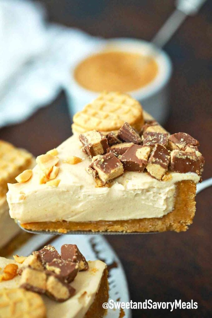 peanut butter pie topped with chopped peanut butter cups