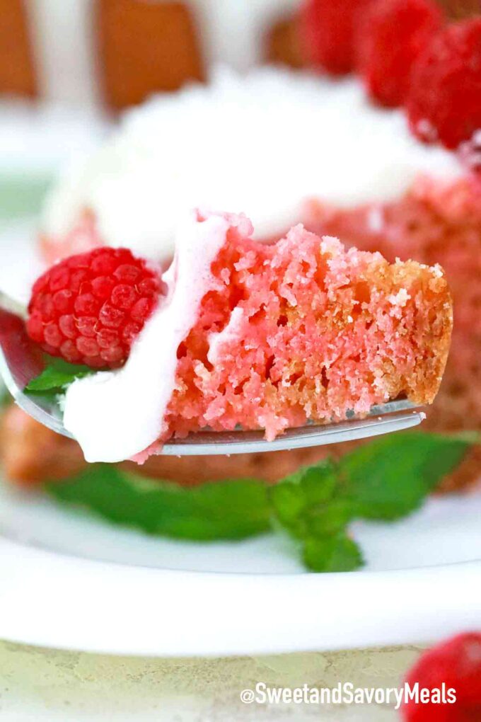a bite of slow cooker raspberry cake