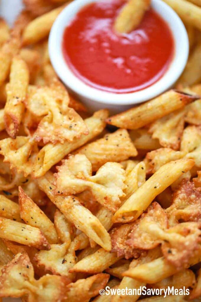 pasta chips with dipping sauce