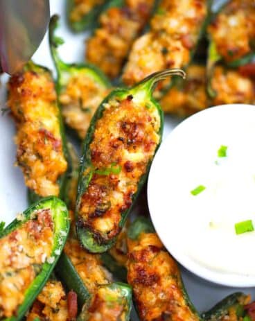 cheesy jalapeno poppers with dipping sauce