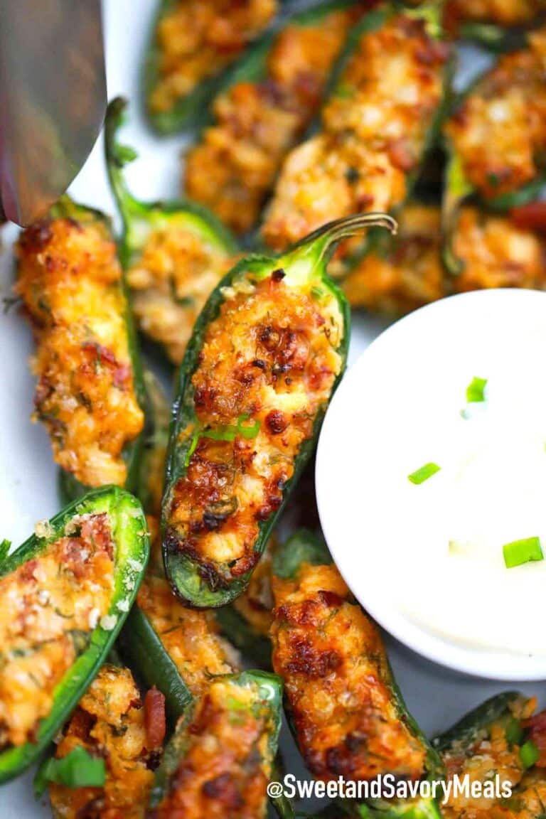 cheesy jalapeno poppers with dipping sauce