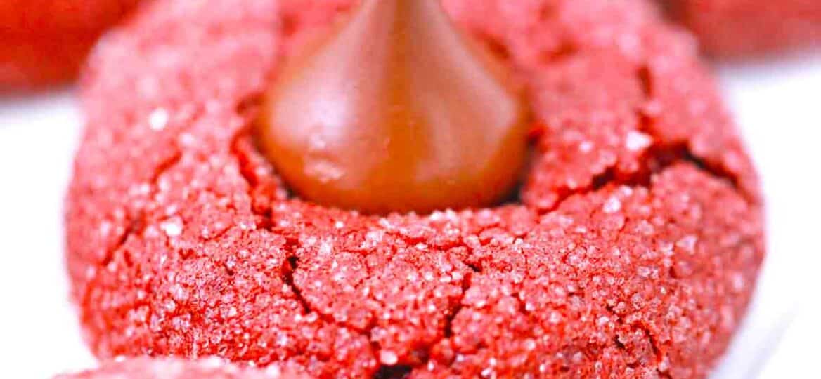 red velvet hershey’s kiss cookies