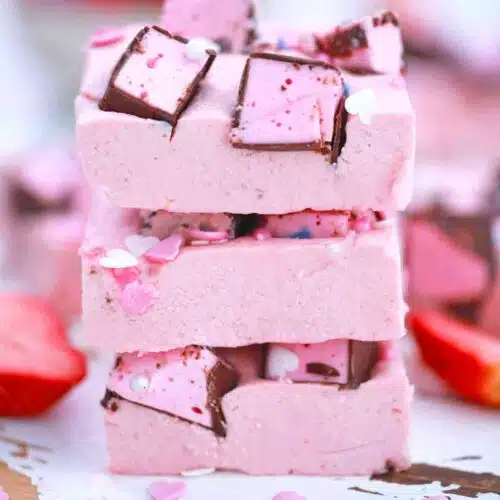 Strawberry Fudge Recipe [Video] - Sweet and Savory Meals