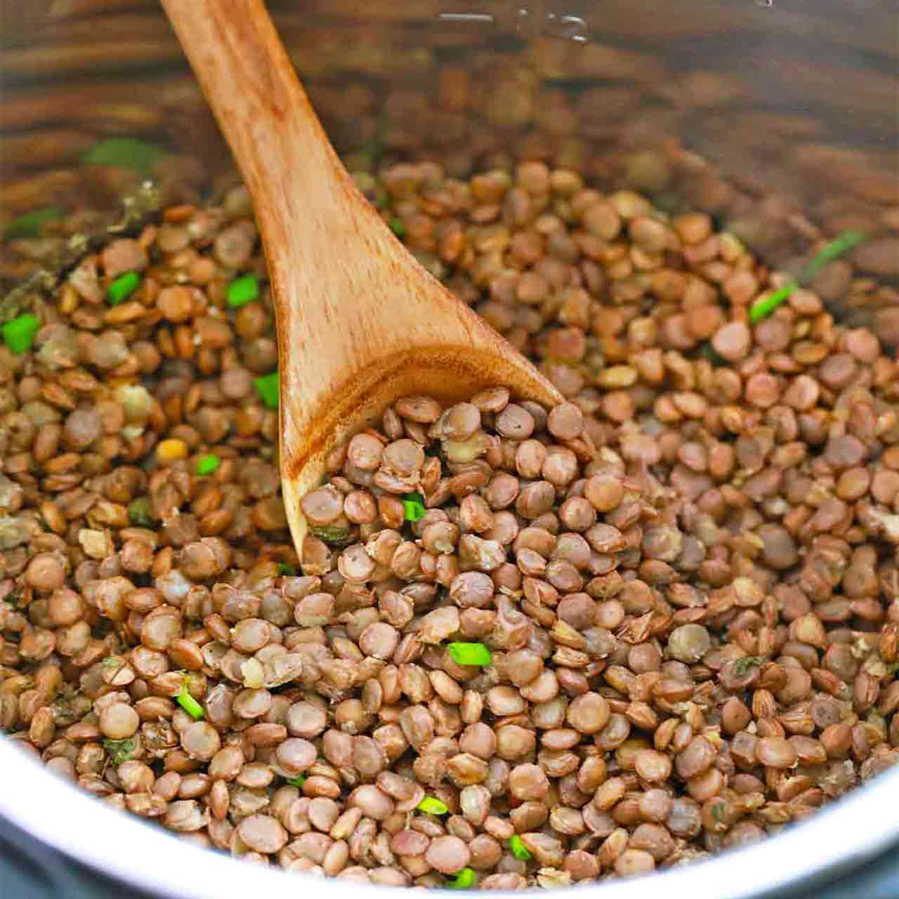 https://sweetandsavorymeals.com/wp-content/uploads/2022/02/instant-pot-lentils.-facebook.jpg