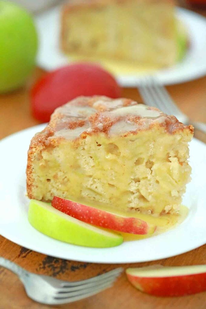 apple cake with custard sauce