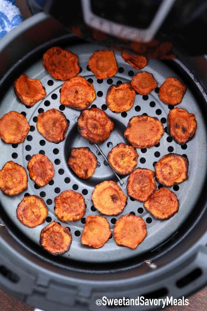 carrot chips in the air fryer basket