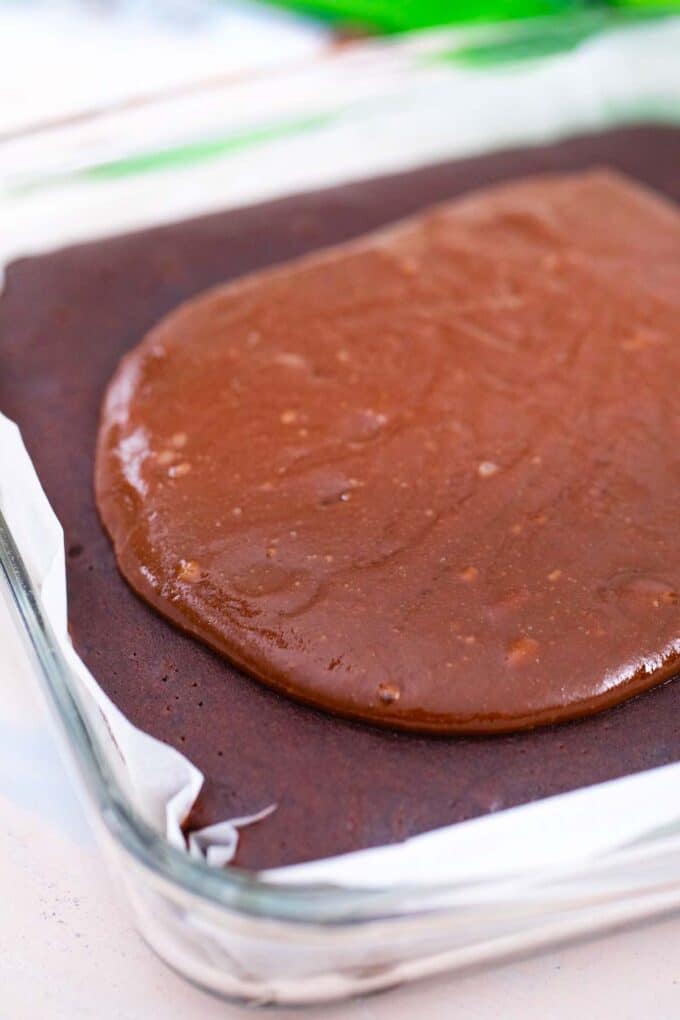 topping guinness chocolate brownies with chocolate ganache