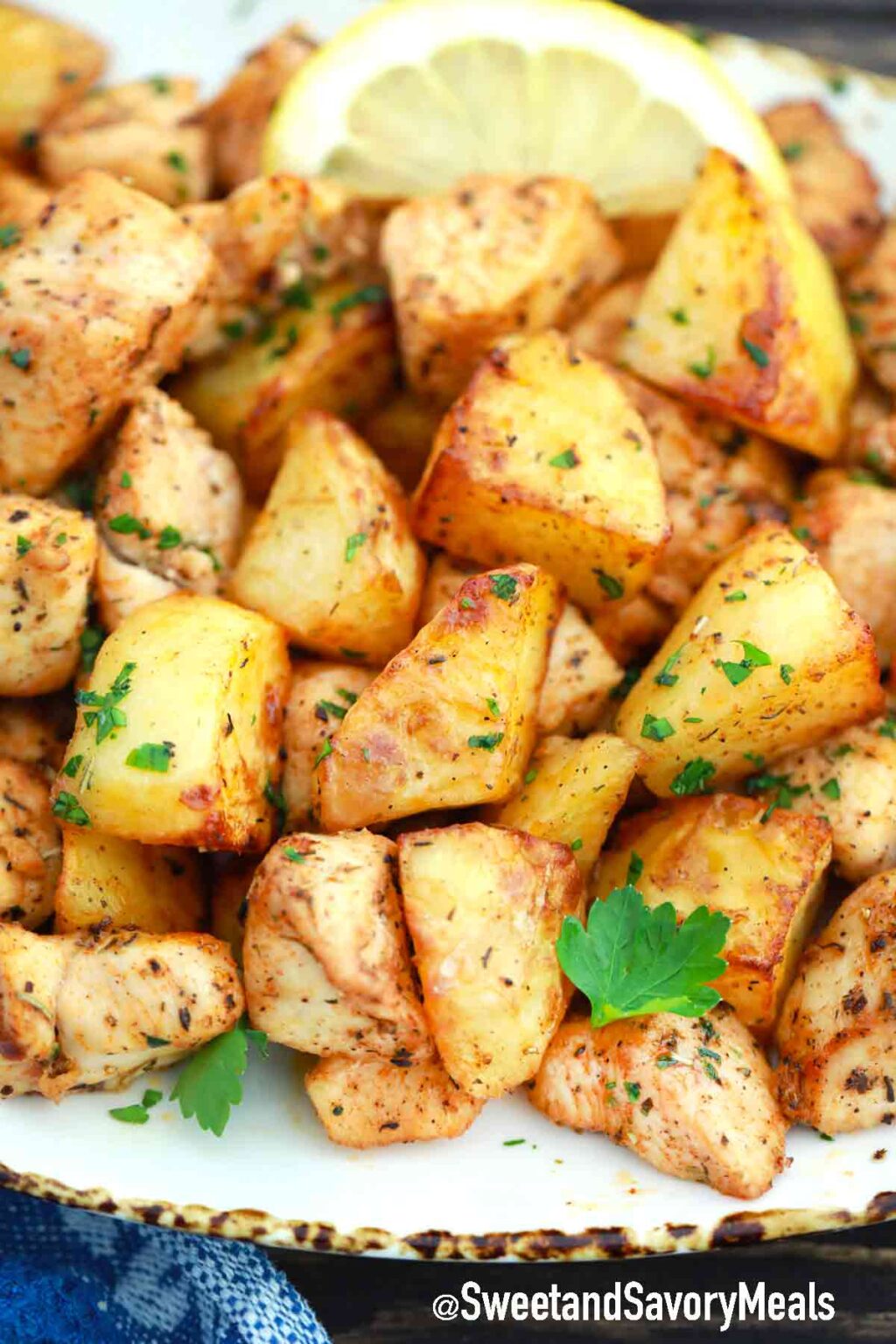 Air Fryer Chicken and Potatoes [Video] Sweet and Savory Meals