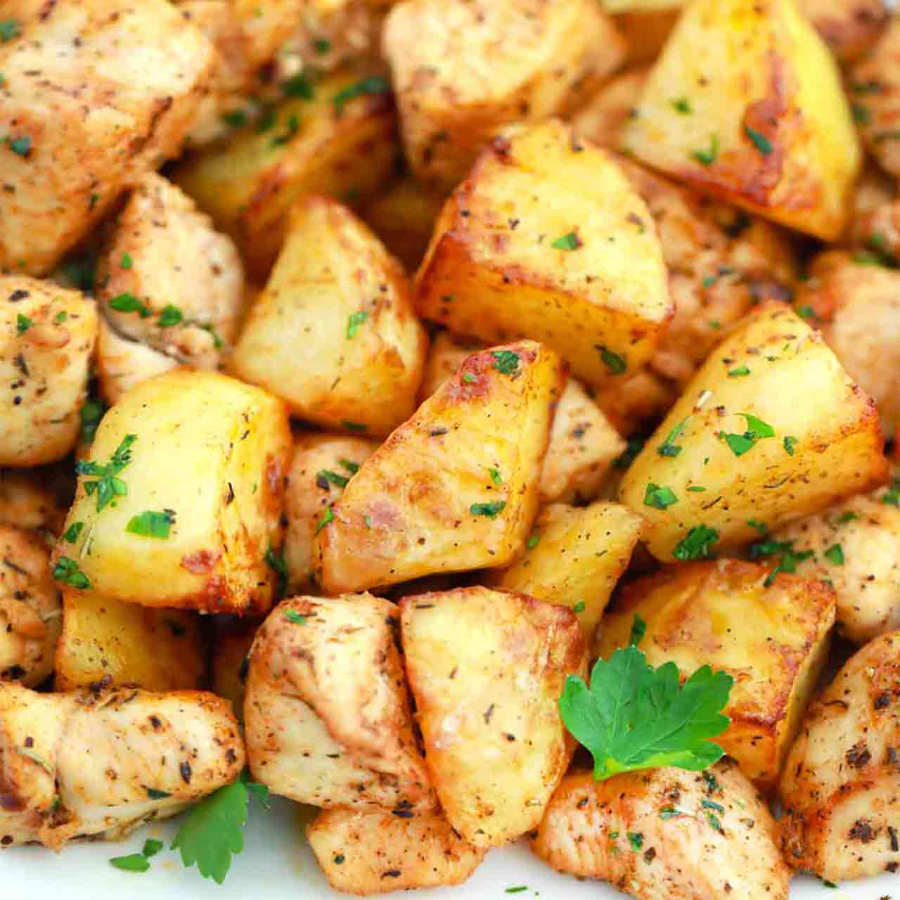 Air Fryer Chicken and Potatoes [Video] Sweet and Savory Meals