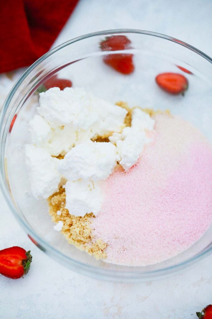 Strawberry crumble ingredients for strawberry crunch cake.