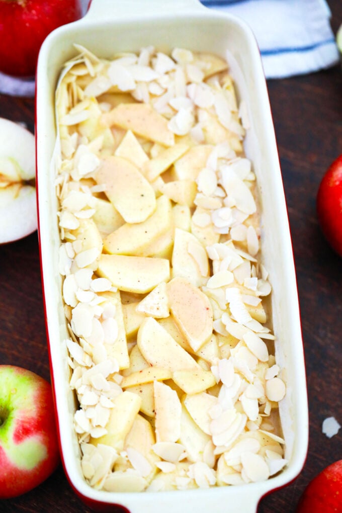 Baking an invisible apple cake.