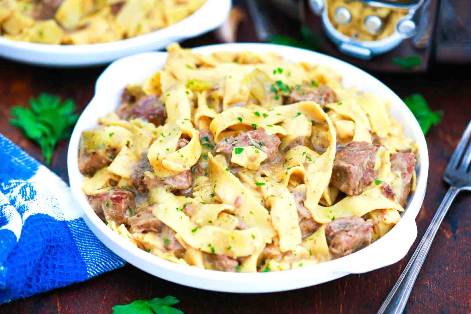 Slow Cooker Beef and Noodles Recipe [Video] Sweet and Savory Meals