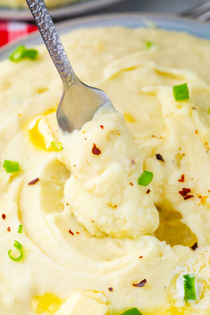 Creamy crockpot mashed potatoes.