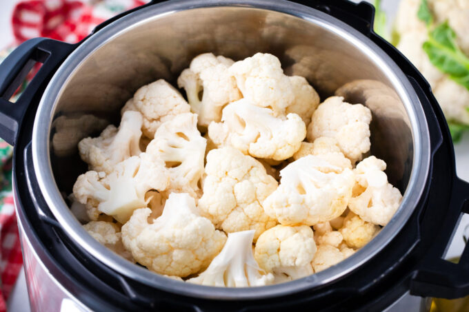 Cauliflower florets in the Instant Pot.