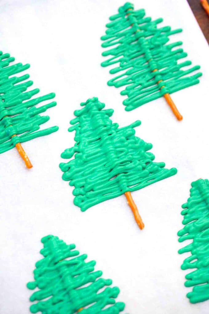 how to make christmas tree pretzels with green candy melts