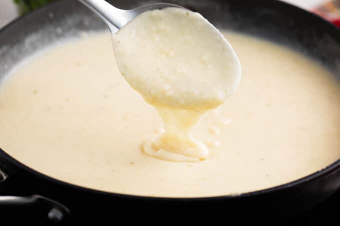 Creamy sauce for chicken a la king.