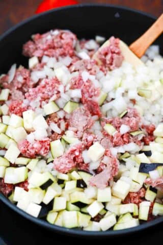 cooking ground beef and veggies