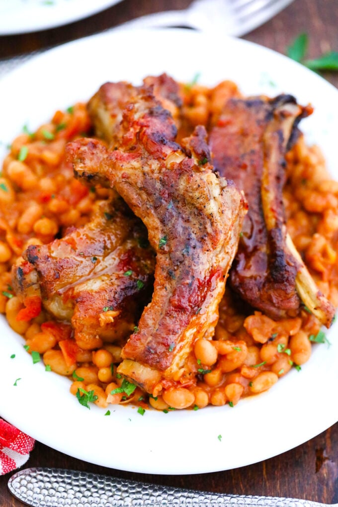 Short ribs and beans in a tomato sauce.