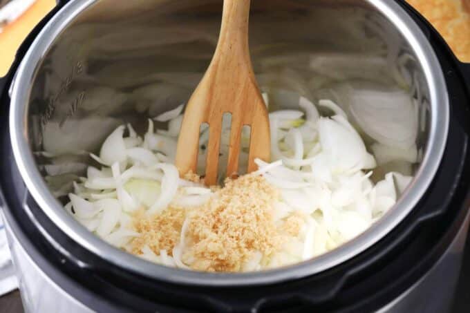 sliced onions and brown sugar in the instant pot