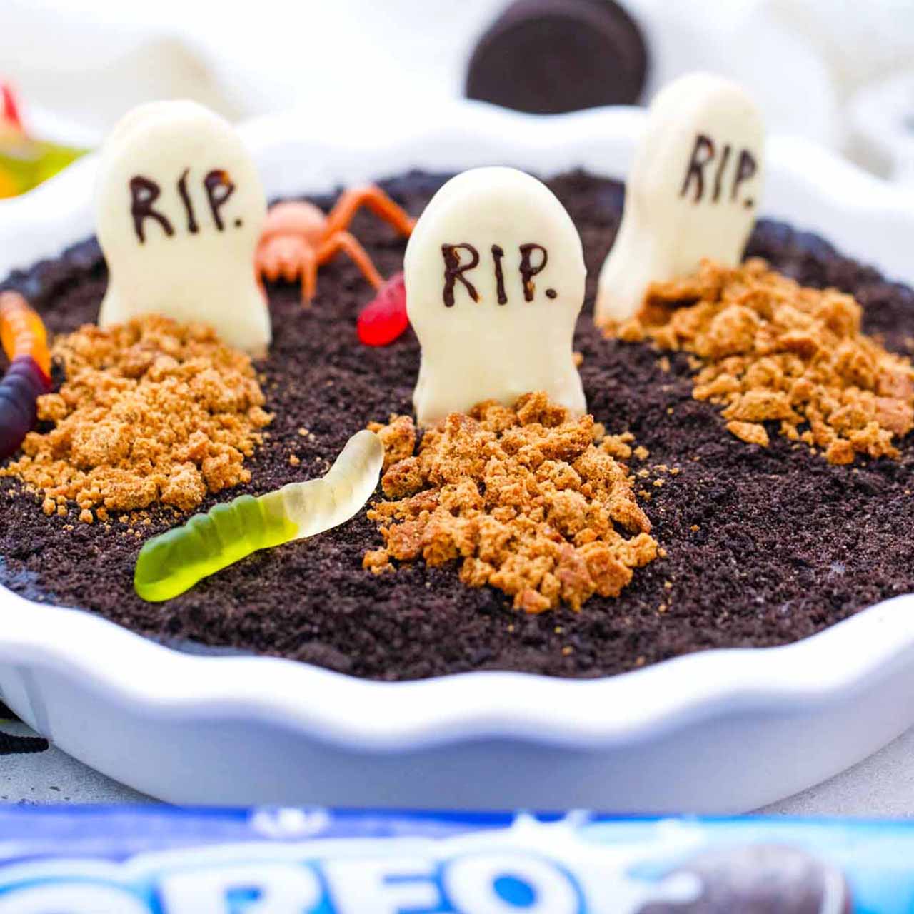 Oreo Dirt Dessert - Mighty Mrs