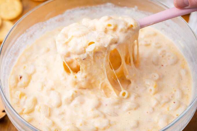 Pasta coated in very creamy cheese sauce.