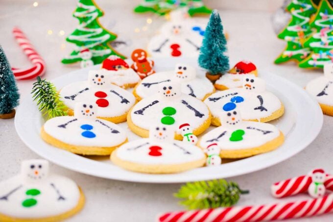 melted snowman cookies on a serving plate