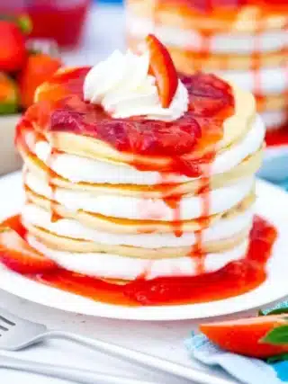 strawberry-pancakes-recipe-680x1020.jpg