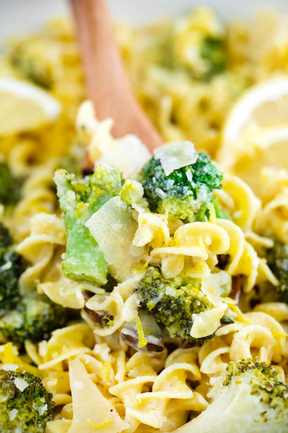 https://sweetandsavorymeals.com/wp-content/uploads/2024/01/homemade-lemon-broccoli-pasta.jpg