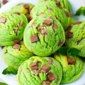 easy-pudding-mint-chocolate-chip-cookies-680x1020.jpg