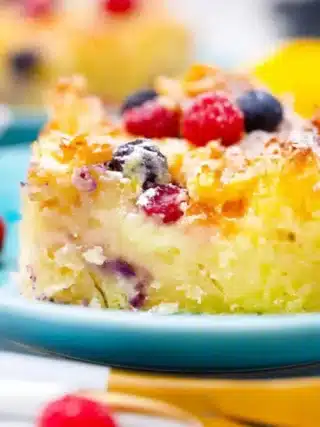 phyllo-dough-cake-with-berries-680x1020.jpg