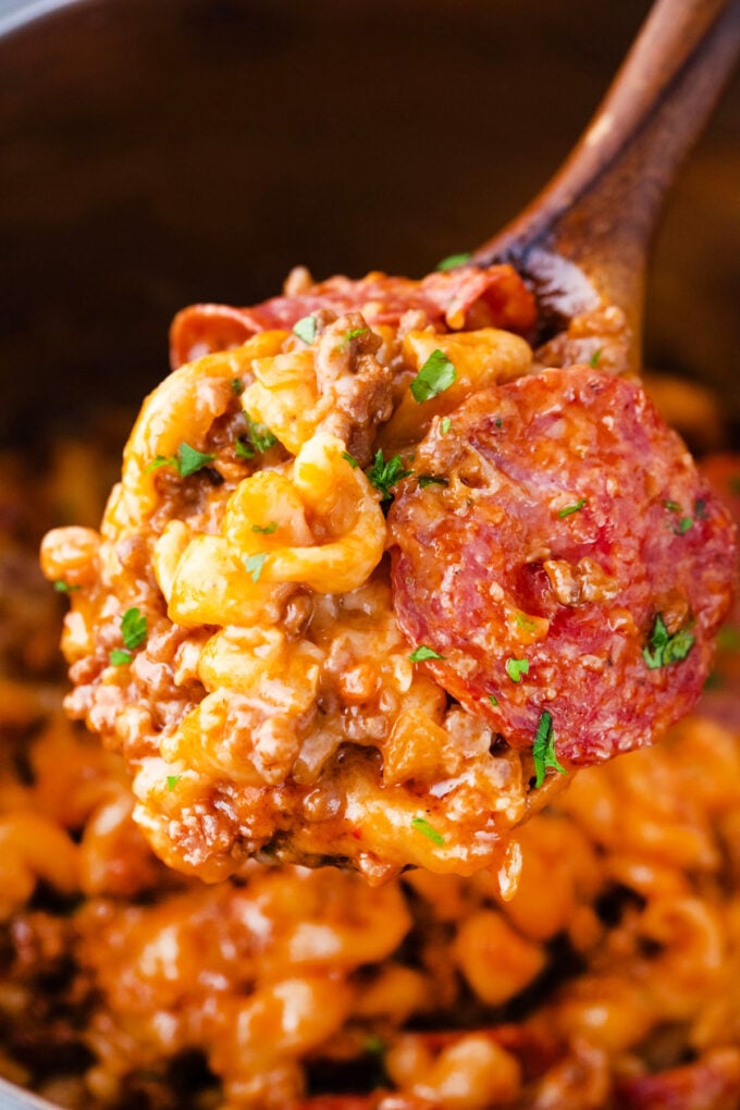 A ladle of instant pot pizza pasta.