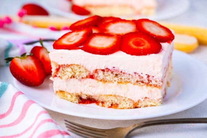 A slice of easy no bake strawberry tiramisu.