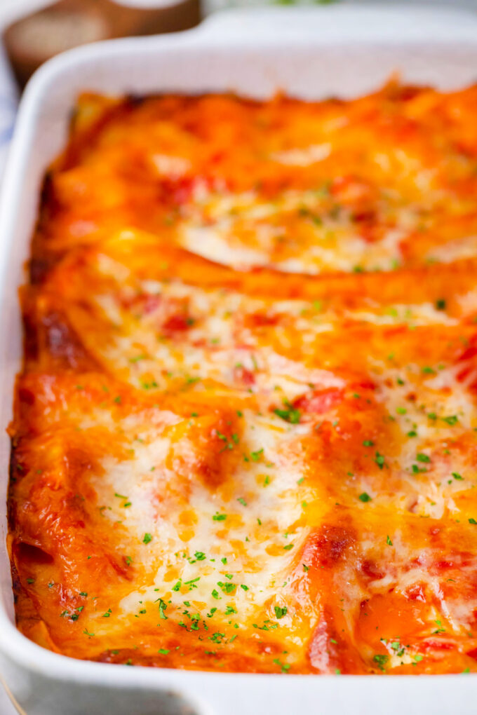 Baked cheesy chicken spinach lasagna.