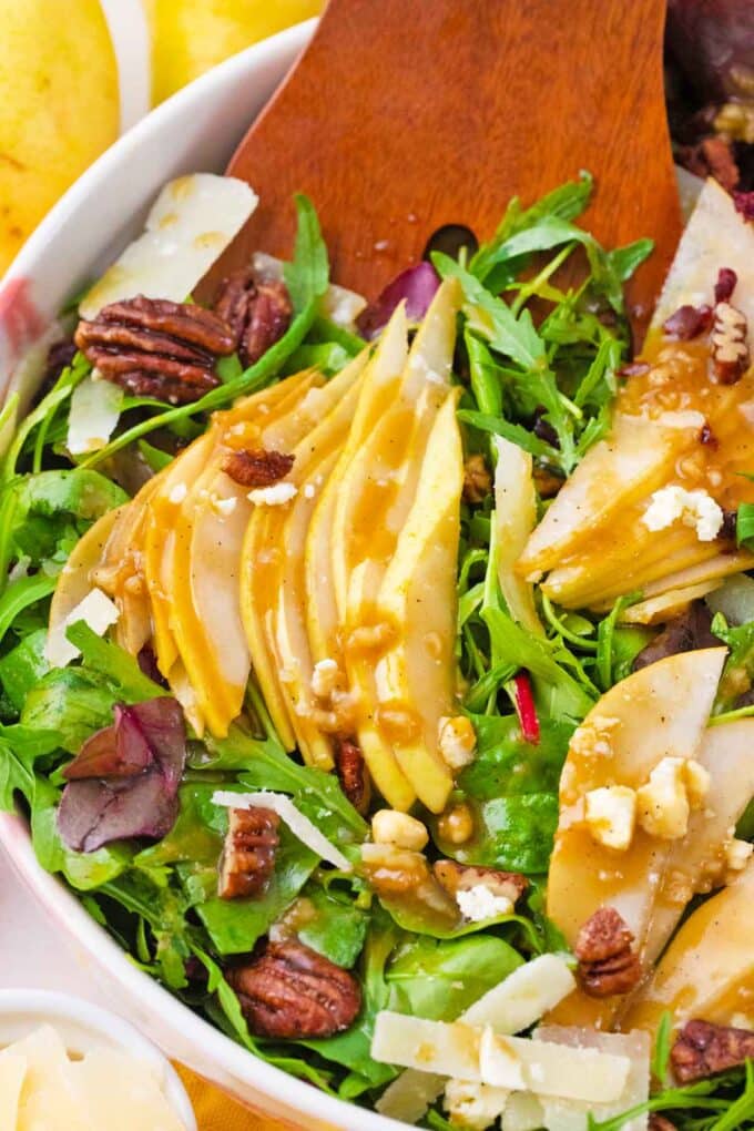 pear salad with greens and fresh pears